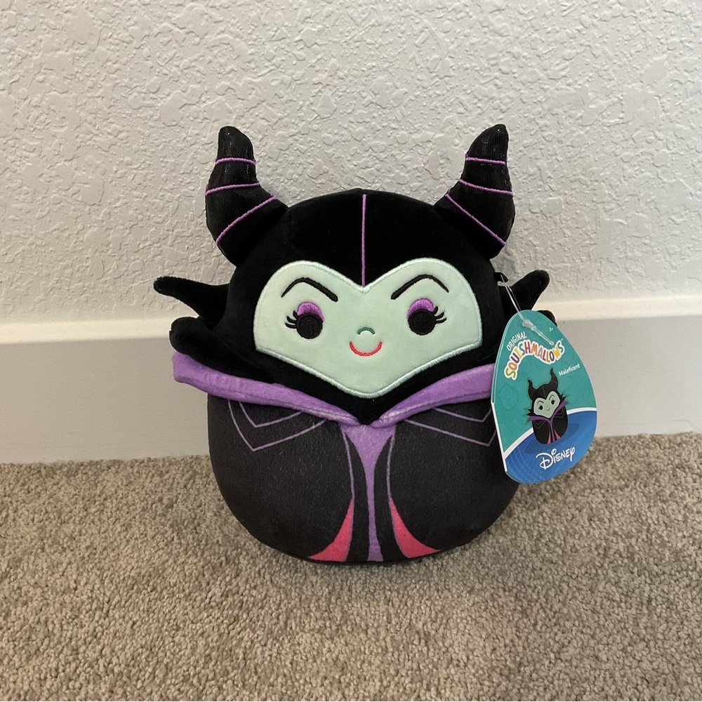 Maleficent 8’ squishmallow NWT